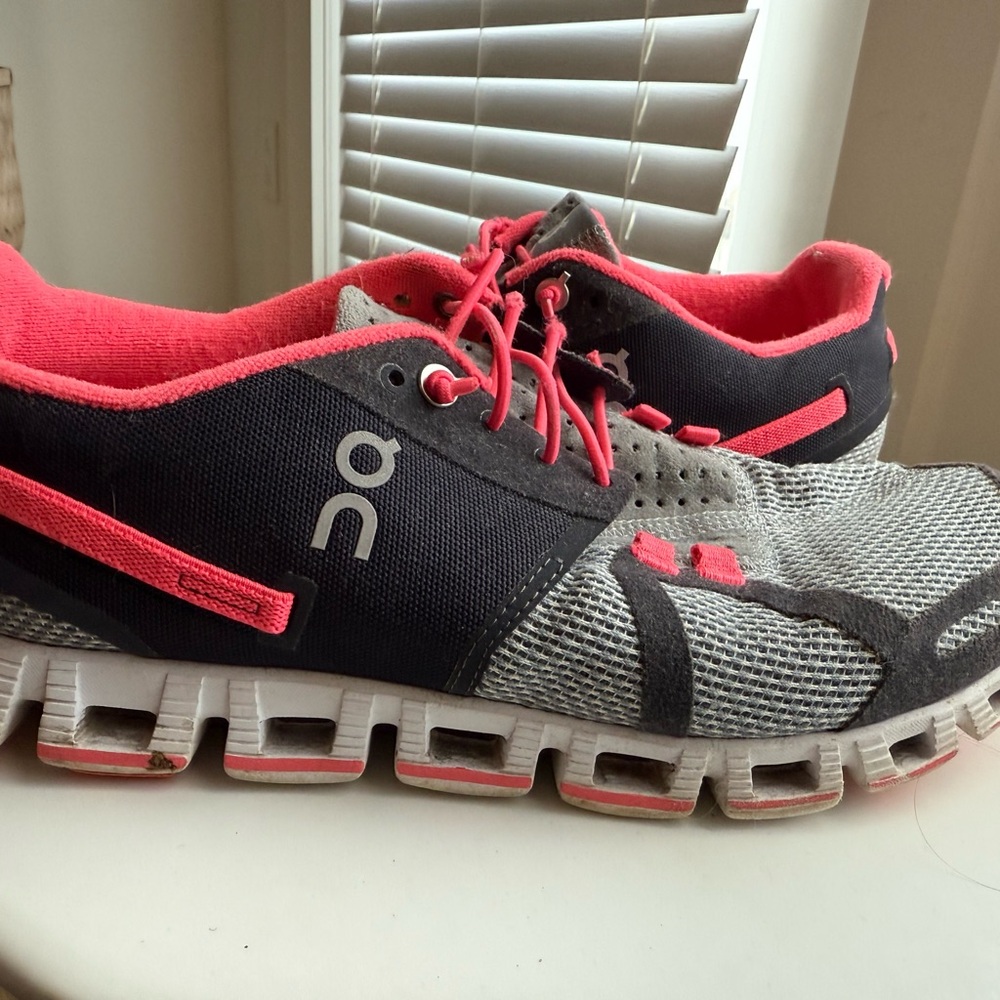 On Running Women's Sneakers - Black and Pink